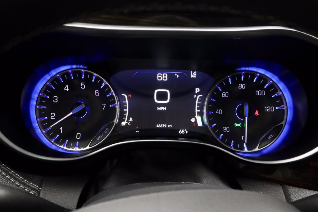 Used 2023 Chrysler Pacifica Limited FWD image 27