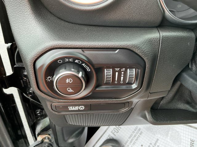 Used 2020 Jeep Gladiator Rubicon AWD/4WD image 24