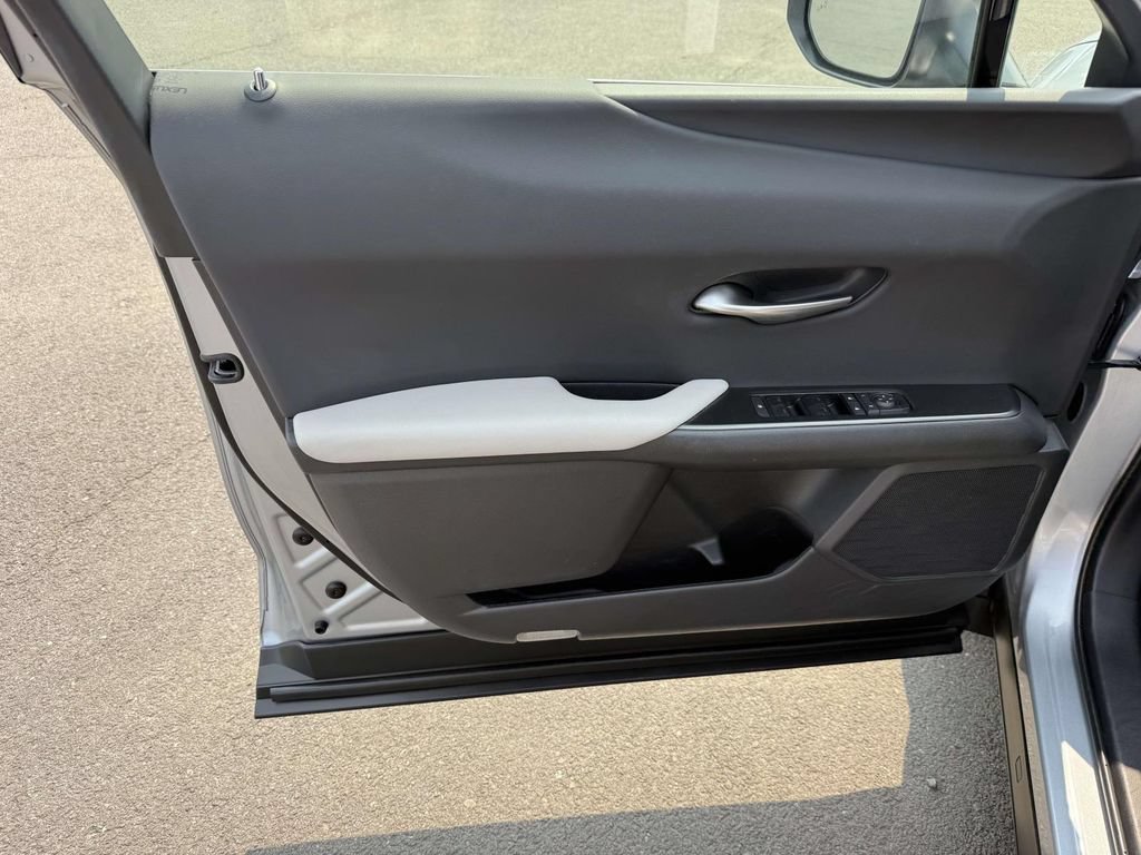 Used 2025 Lexus UX 300h AWD w/ Accessory Package (Z1) image 13