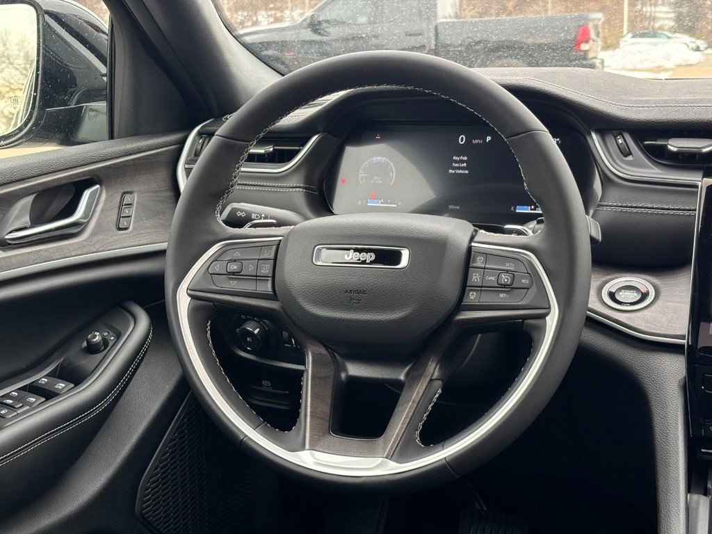 New 2025 Jeep Grand Cherokee L Limited w/ Luxury Tech Group II image 16