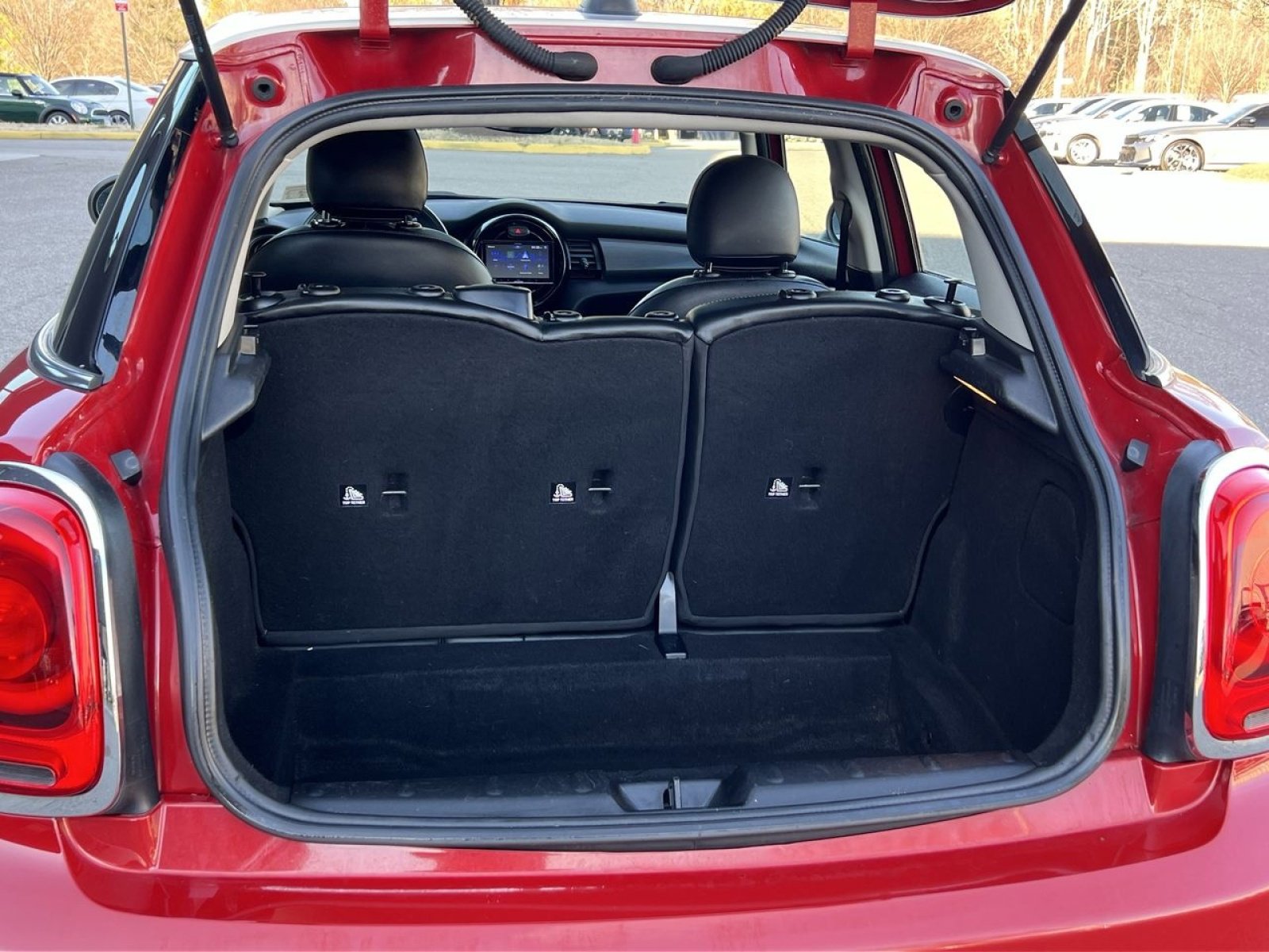 Used 2015 MINI Cooper 4-Door Hardtop image 24