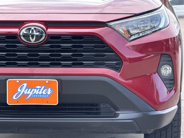 Used 2020 Toyota RAV4 XLE Premium FWD image 10