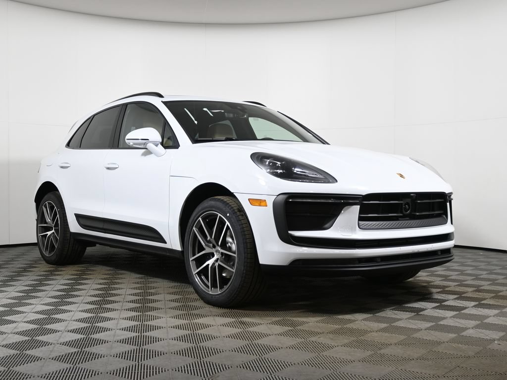 Used 2026 Porsche Macan AWD/4WD image 9