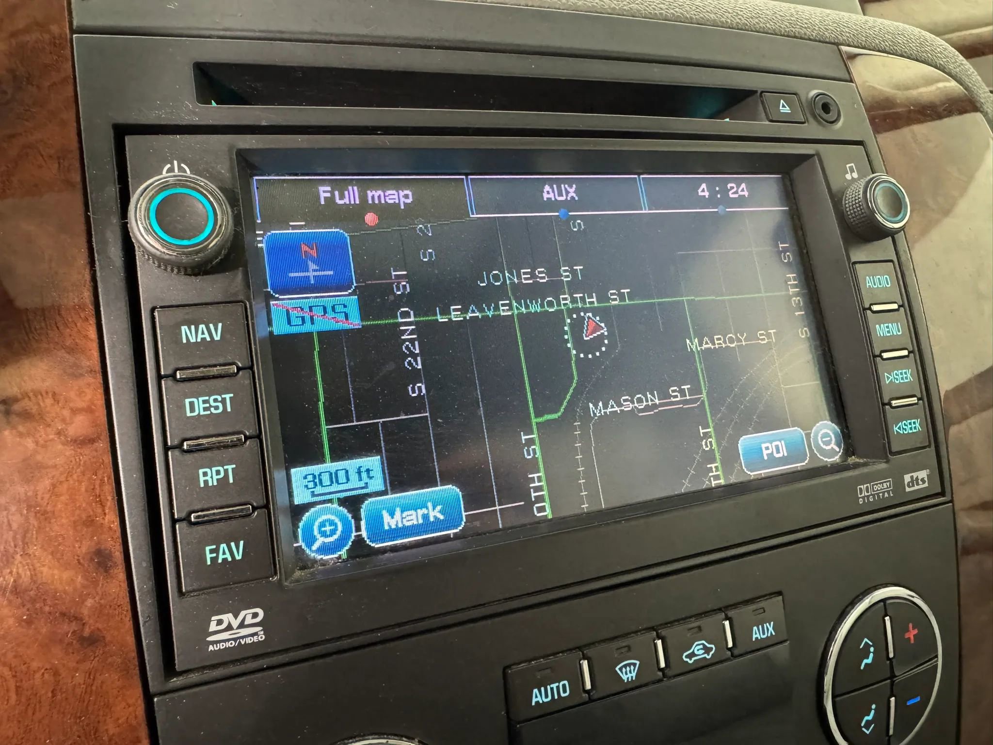 Used 2007 Chevrolet Suburban LTZ w/ LTZ Preferred Equipment Group AWD/4WD image 18