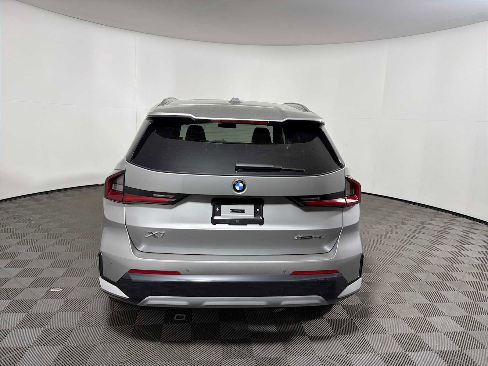 New 2026 BMW X1 xDrive28i w/ Technology Package AWD/4WD image 2