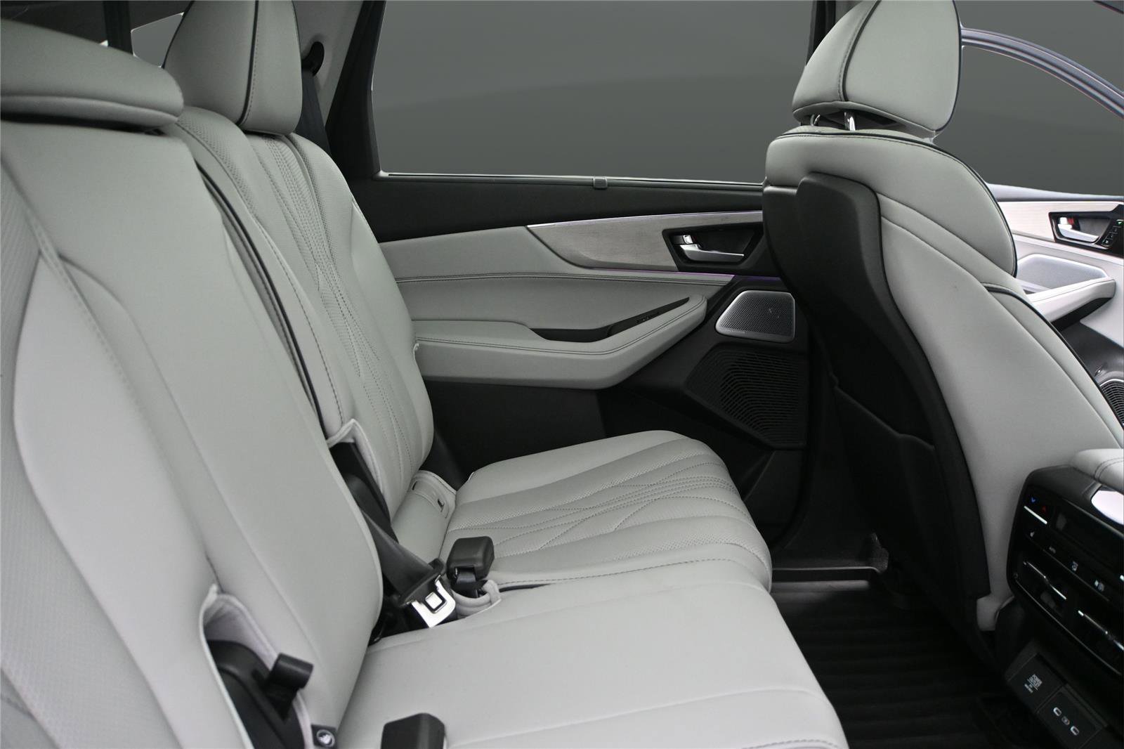 Certified 2026 Acura MDX SH-AWD w/ Advance Package image 22