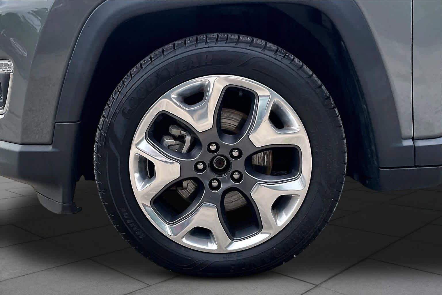 Used 2021 Jeep Compass Limited FWD image 9