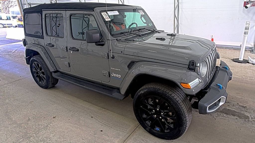 Used 2023 Jeep Wrangler Unlimited Sahara w/ Cold Weather Group AWD/4WD image 3