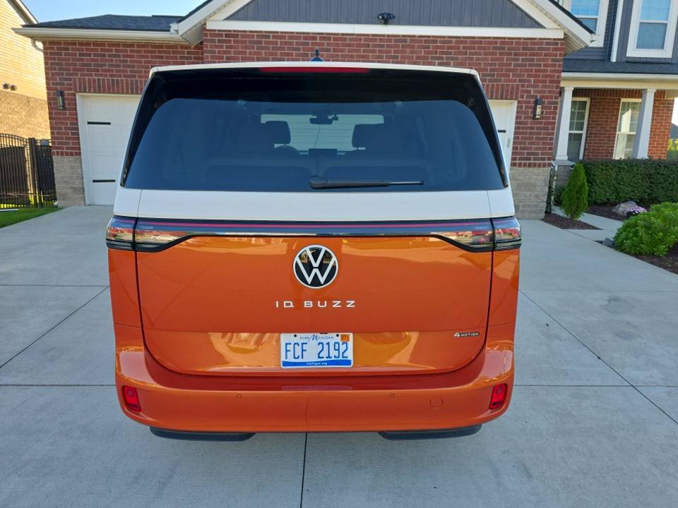 Used 2025 Volkswagen ID. Buzz Pro S Plus AWD/4WD image 25
