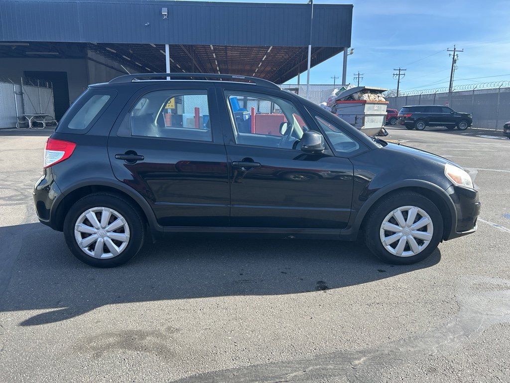 Used 2010 Suzuki SX4 AWD Hatchback image 8