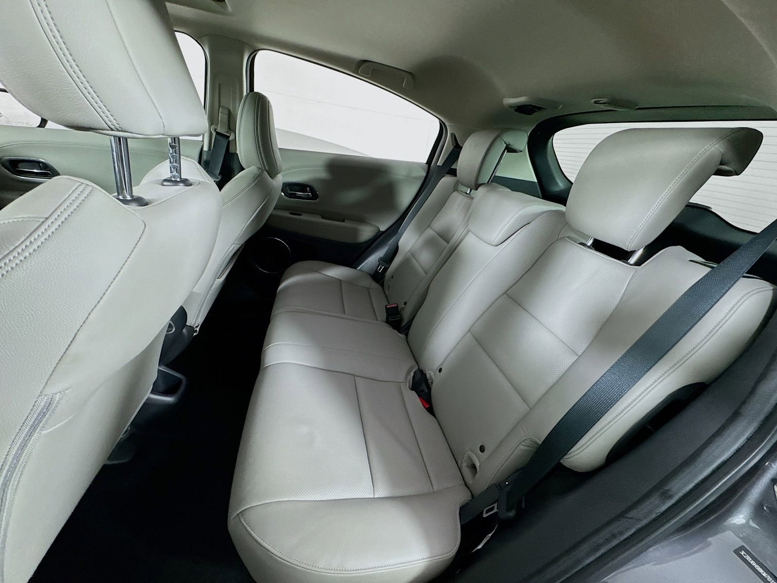 Used 2019 Honda HR-V Touring image 18