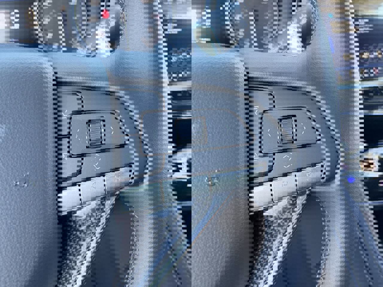 Certified 2025 Cadillac XT6 Sport w/ Technology Package image 23