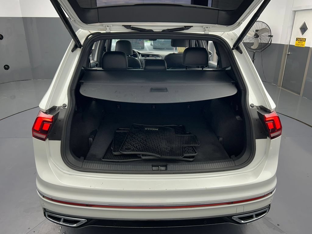 Used 2023 Volkswagen Tiguan SEL R-Line AWD/4WD image 44