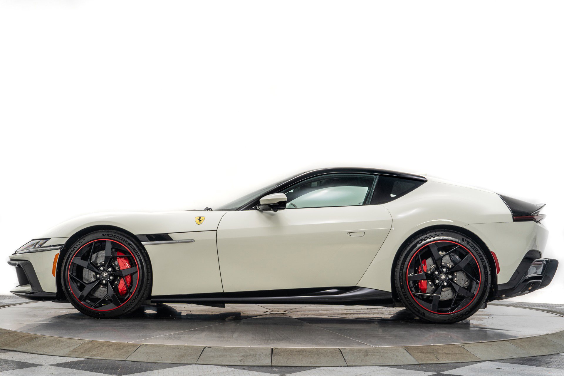 Used 2025 Ferrari 12Cilindri image 6