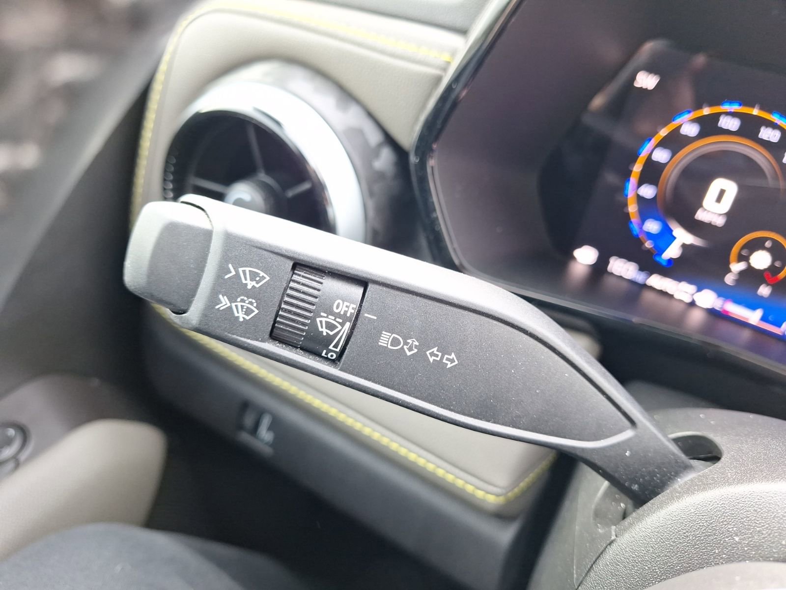 Used 2023 Chevrolet Colorado ZR2 w/ ZR2 Convenience Package III image 25