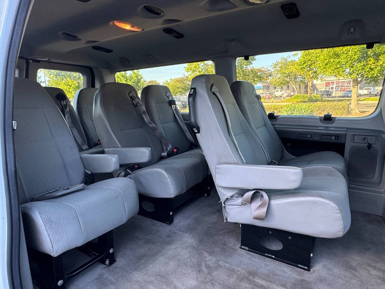 Used 2012 Ford E-350 and Econoline 350 XLT RWD image 11