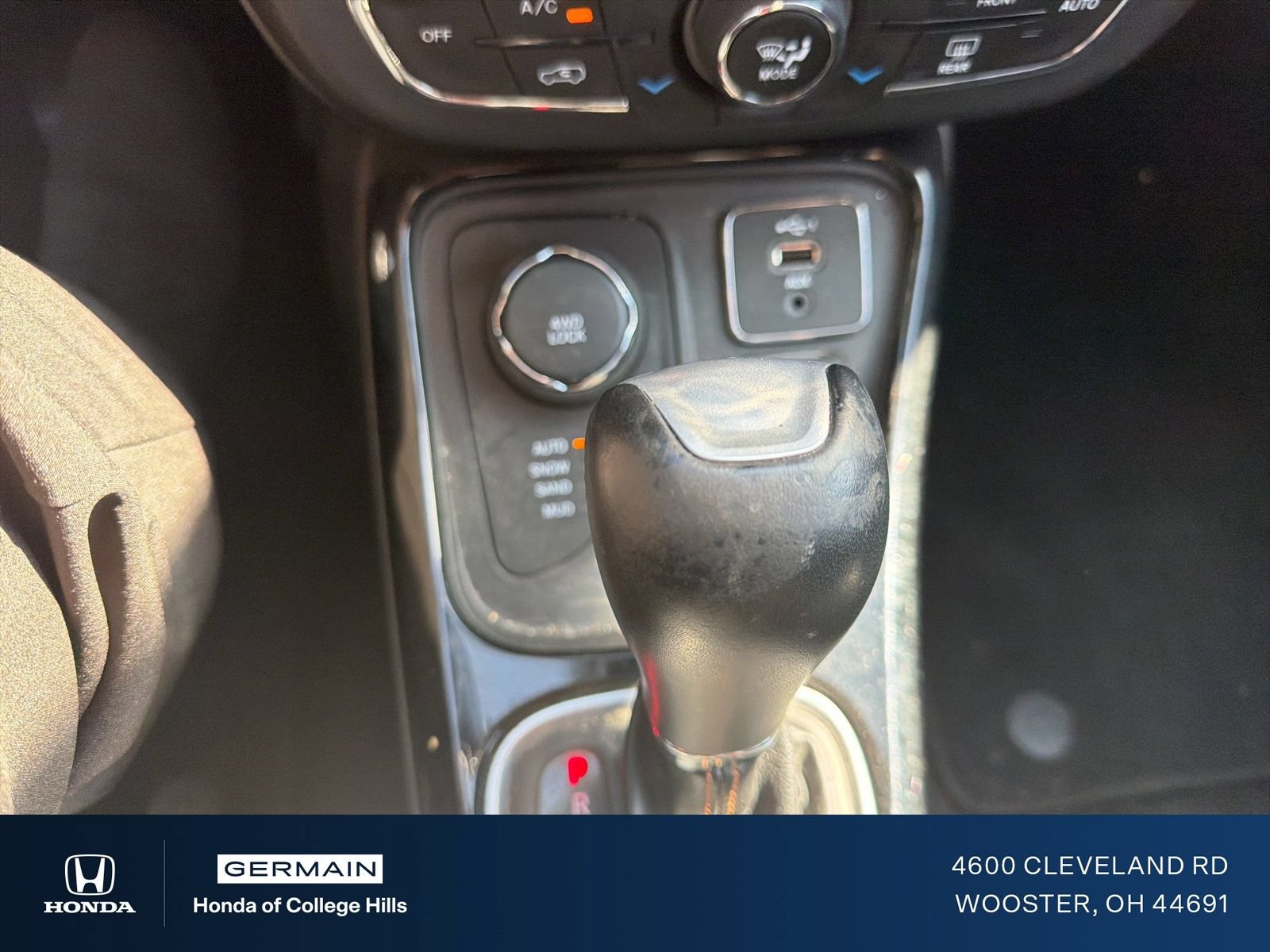 Used 2020 Jeep Compass Limited AWD/4WD image 23