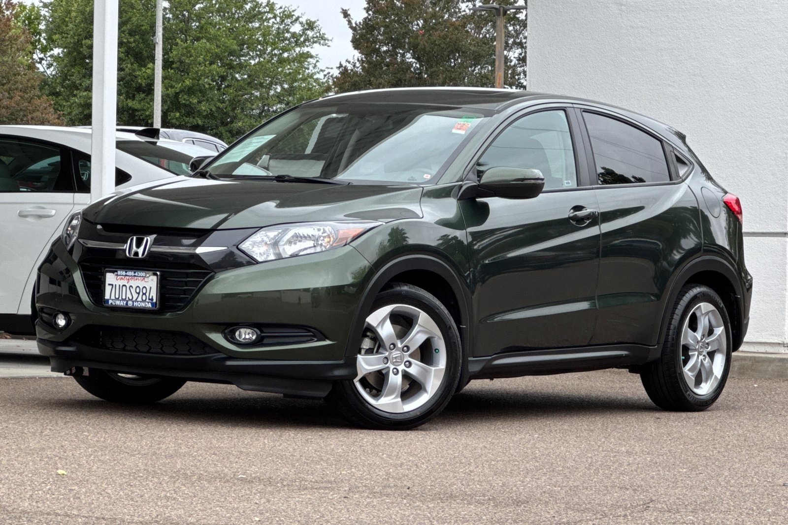 Used 2016 Honda HR-V EX image 2