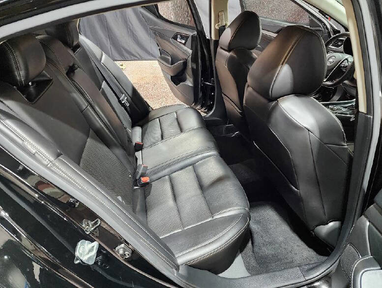 Used 2022 Nissan Maxima SV w/ Floor Mat Group FWD image 11