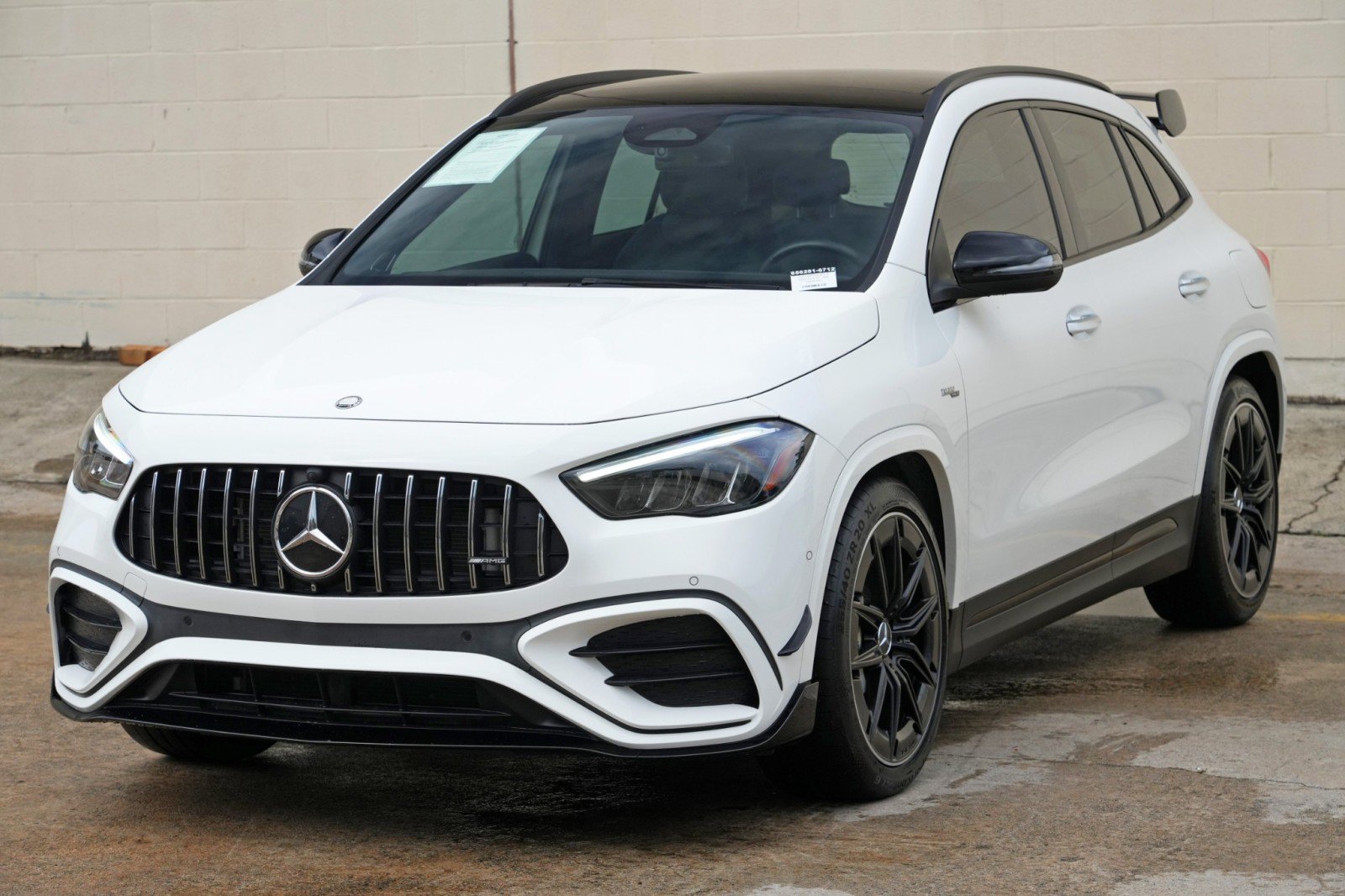 Used 2025 Mercedes-Benz GLA 35 AMG 4MATIC w/ AMG Aerodynamics Package image 51