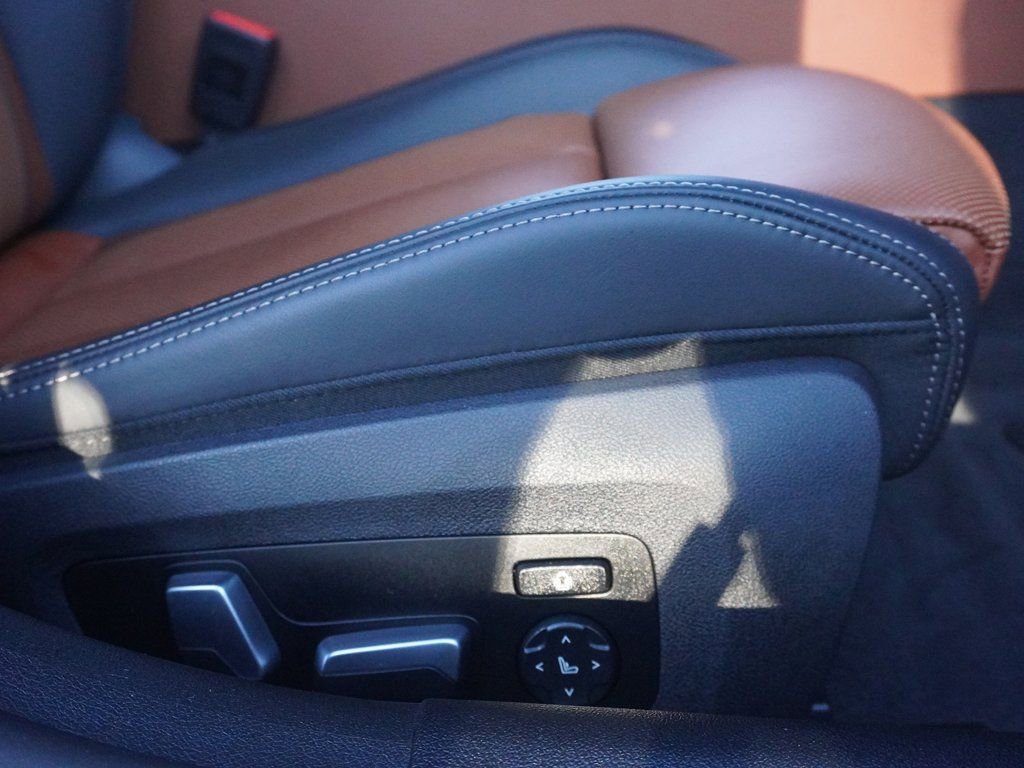 Used 2025 BMW M850i xDrive image 31