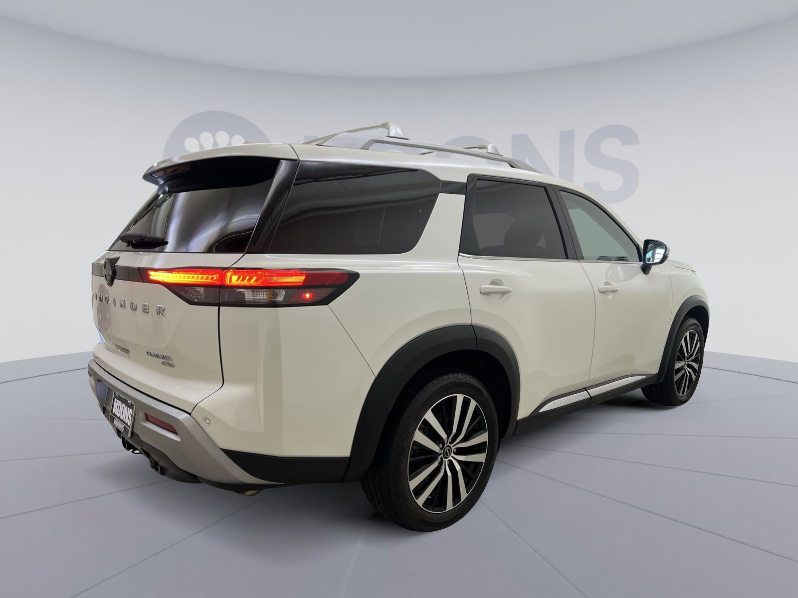 Used 2023 Nissan Pathfinder Platinum image 5
