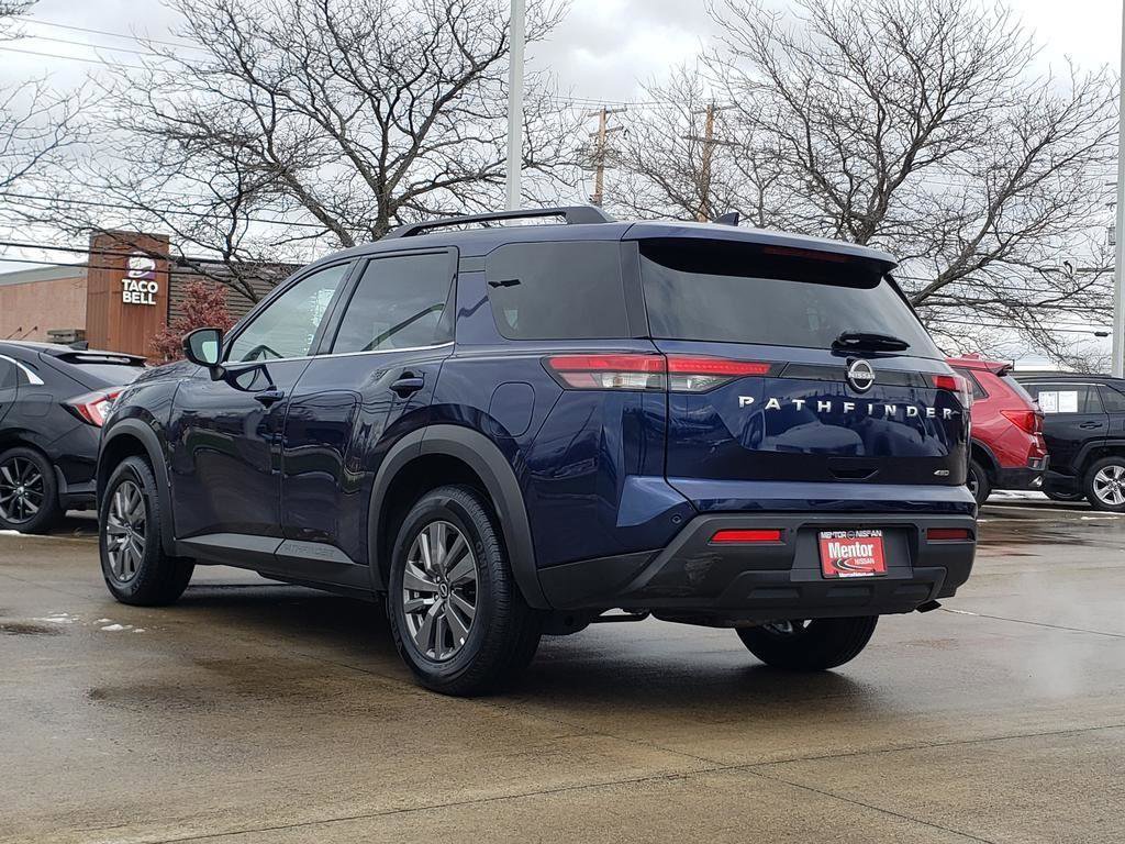 Certified 2025 Nissan Pathfinder SV image 7
