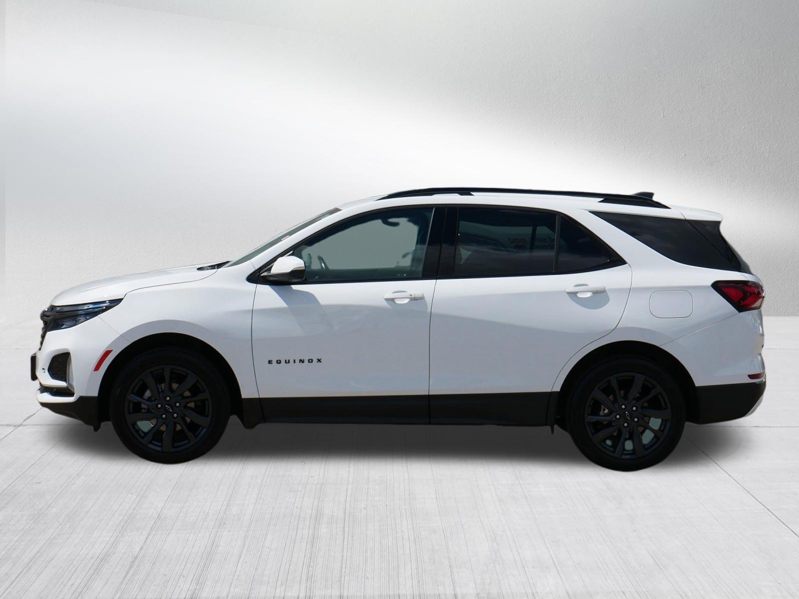 Used 2022 Chevrolet Equinox RS w/ Infotainment Package AWD/4WD image 4