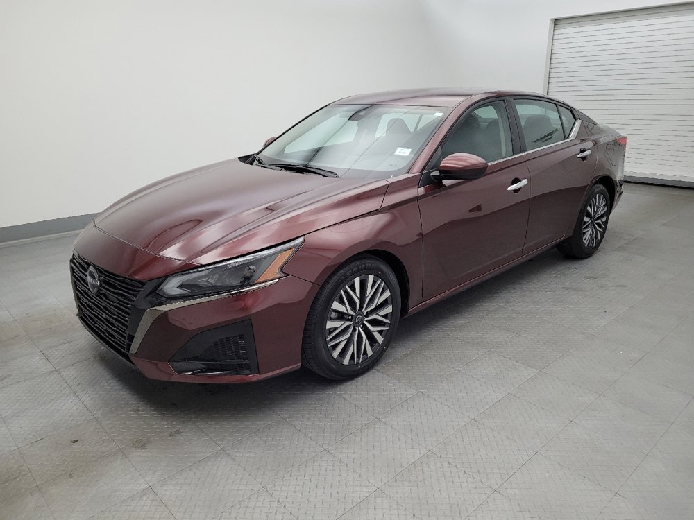 Used 2023 Nissan Altima 2.5 SV image 2