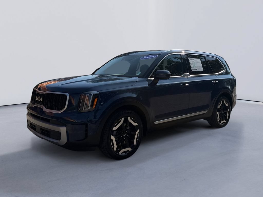 Used 2023 Kia Telluride EX w/ EX Captain's Chair Package FWD image 7
