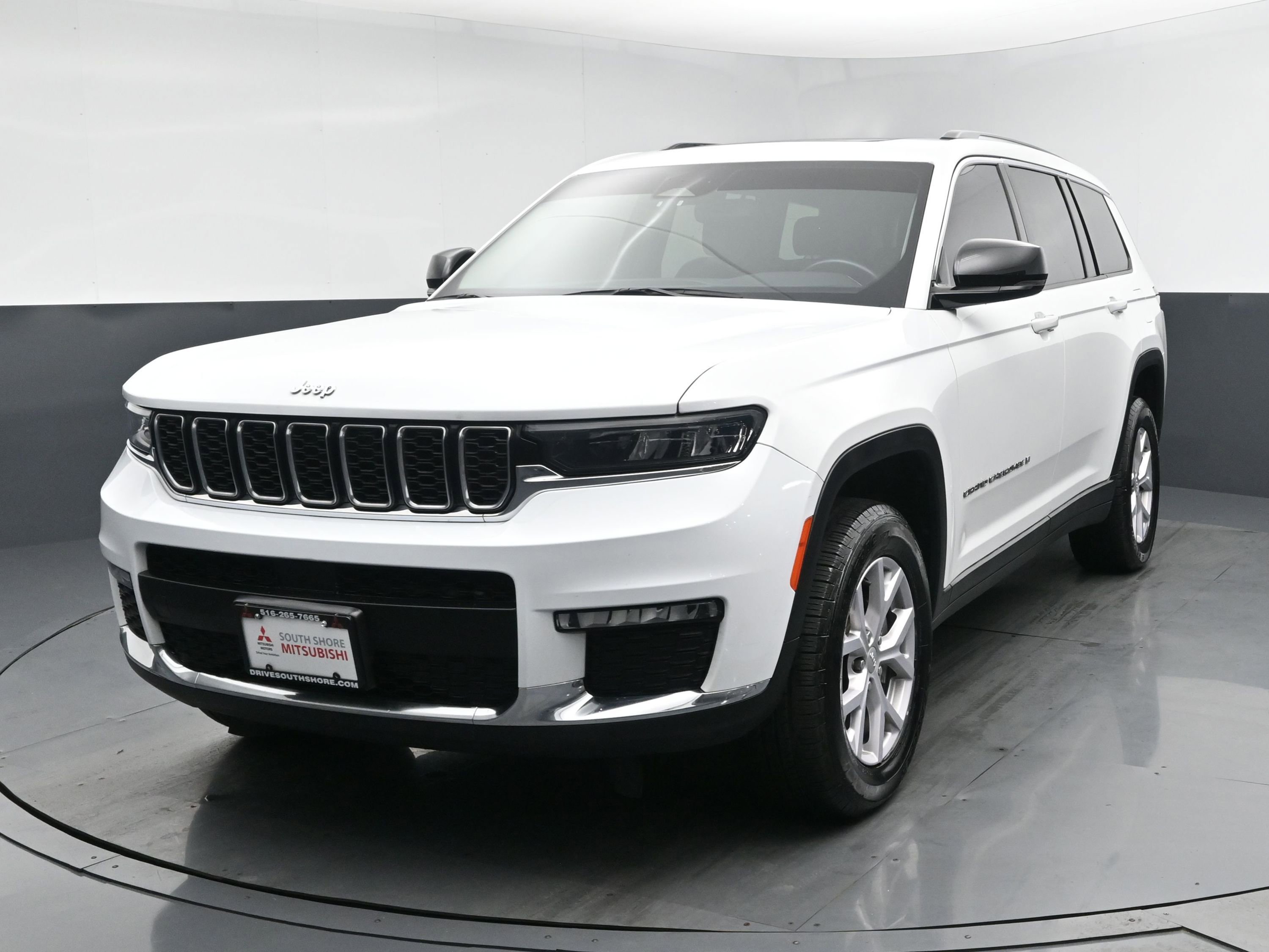 Used 2022 Jeep Grand Cherokee L Limited image 1