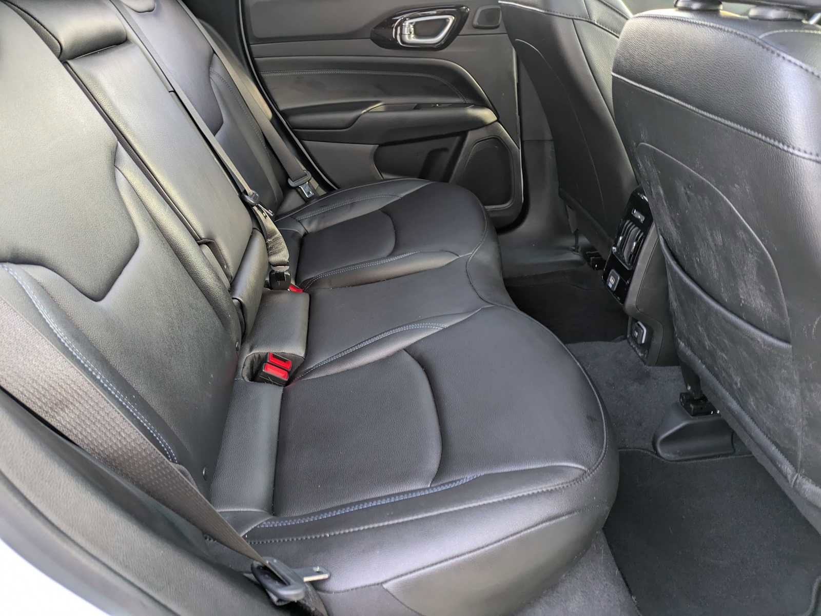 Used 2025 Jeep Compass Limited w/ Sun & Sound Group image 19