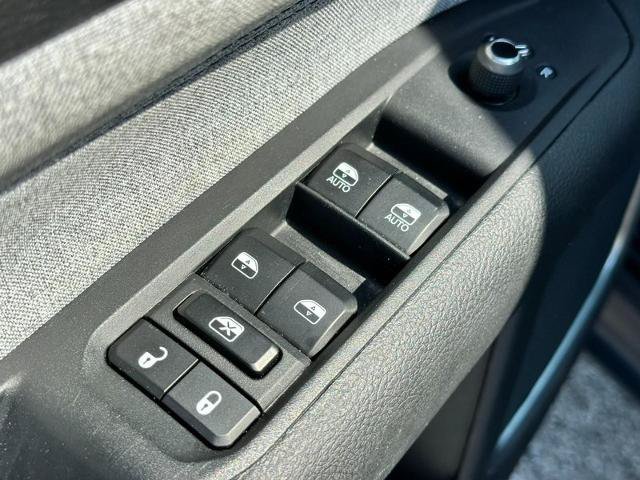 Used 2024 Jeep Compass Latitude AWD/4WD image 16