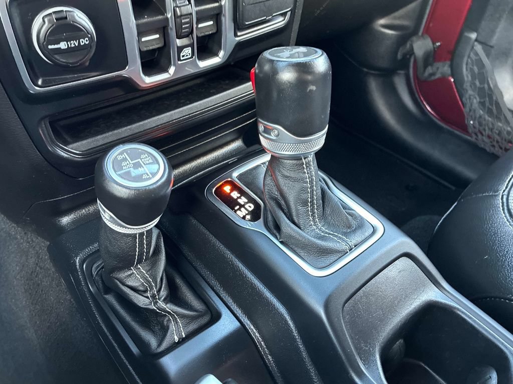 Used 2021 Jeep Wrangler Unlimited Sahara w/ Cold Weather Group AWD/4WD image 32