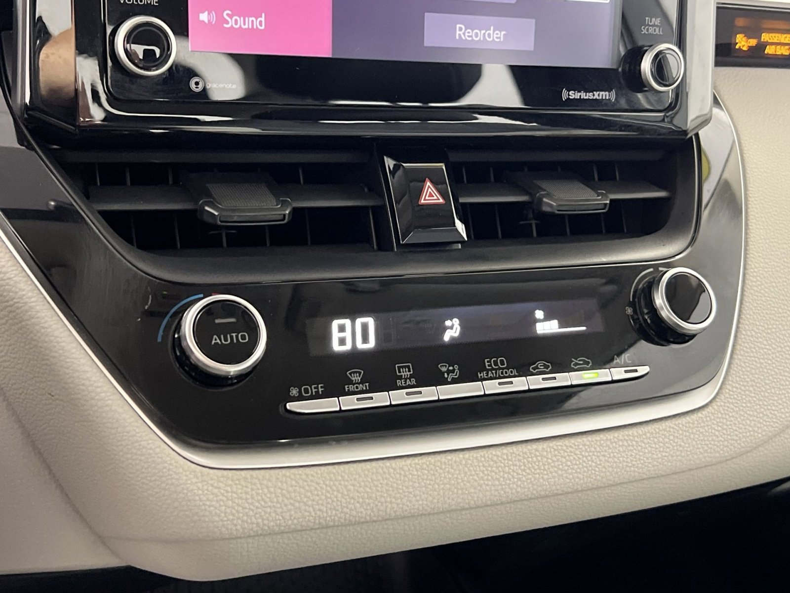 Used 2022 Toyota Corolla LE image 21