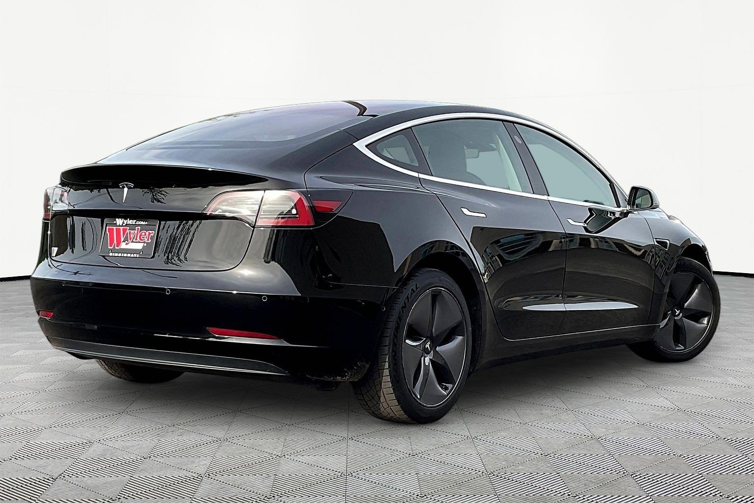 Used 2018 Tesla Model 3 Long Range RWD image 6