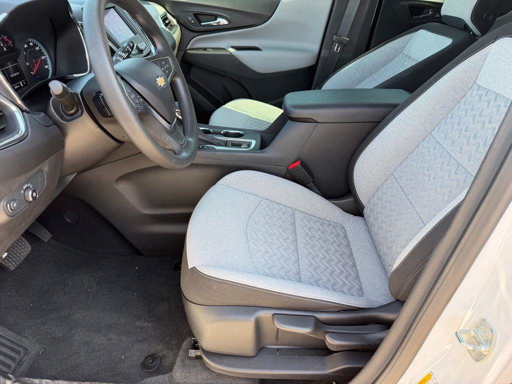 Used 2023 Chevrolet Equinox LS w/ Midnight Edition FWD image 10