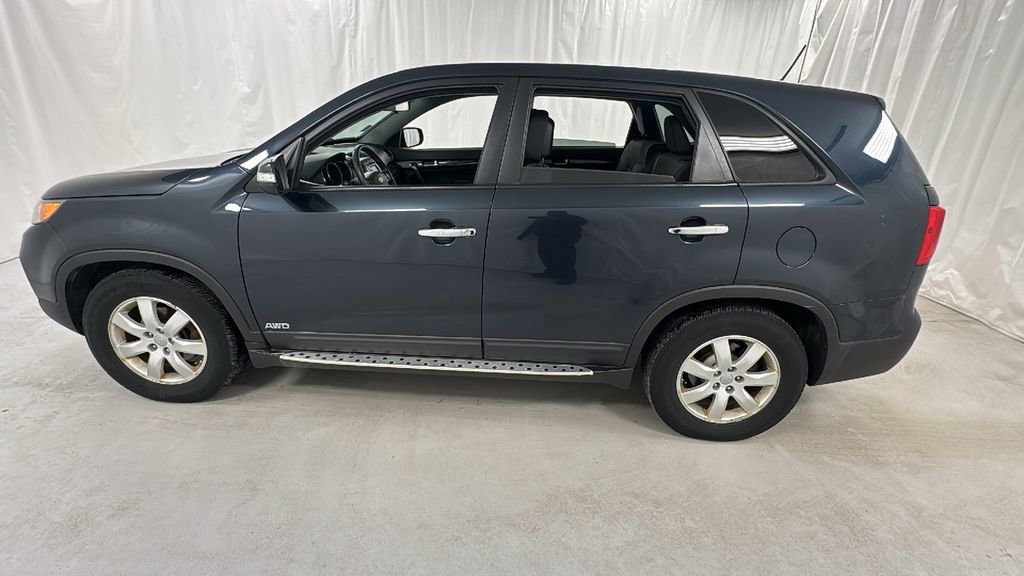 Used 2013 Kia Sorento LX w/ Third Row Pkg image 6