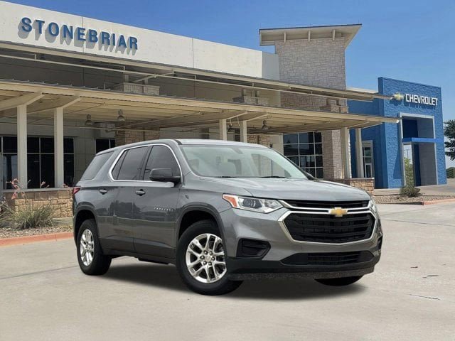 Used 2021 Chevrolet Traverse LS FWD image 2