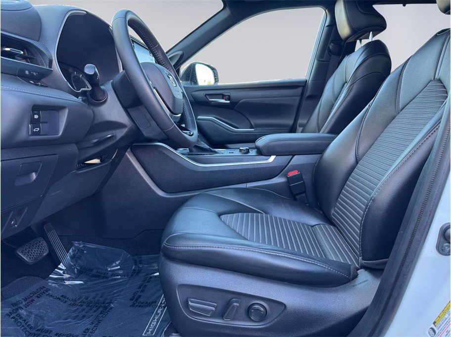 Used 2021 Toyota Highlander XSE image 11