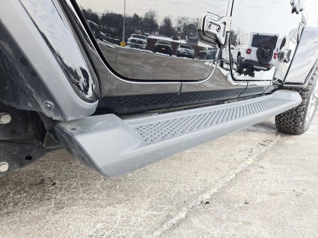 Certified 2021 Jeep Wrangler Unlimited Sahara image 18