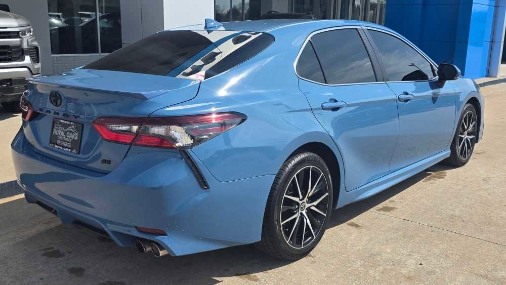 Used 2024 Toyota Camry SE w/ Convenience Package image 5