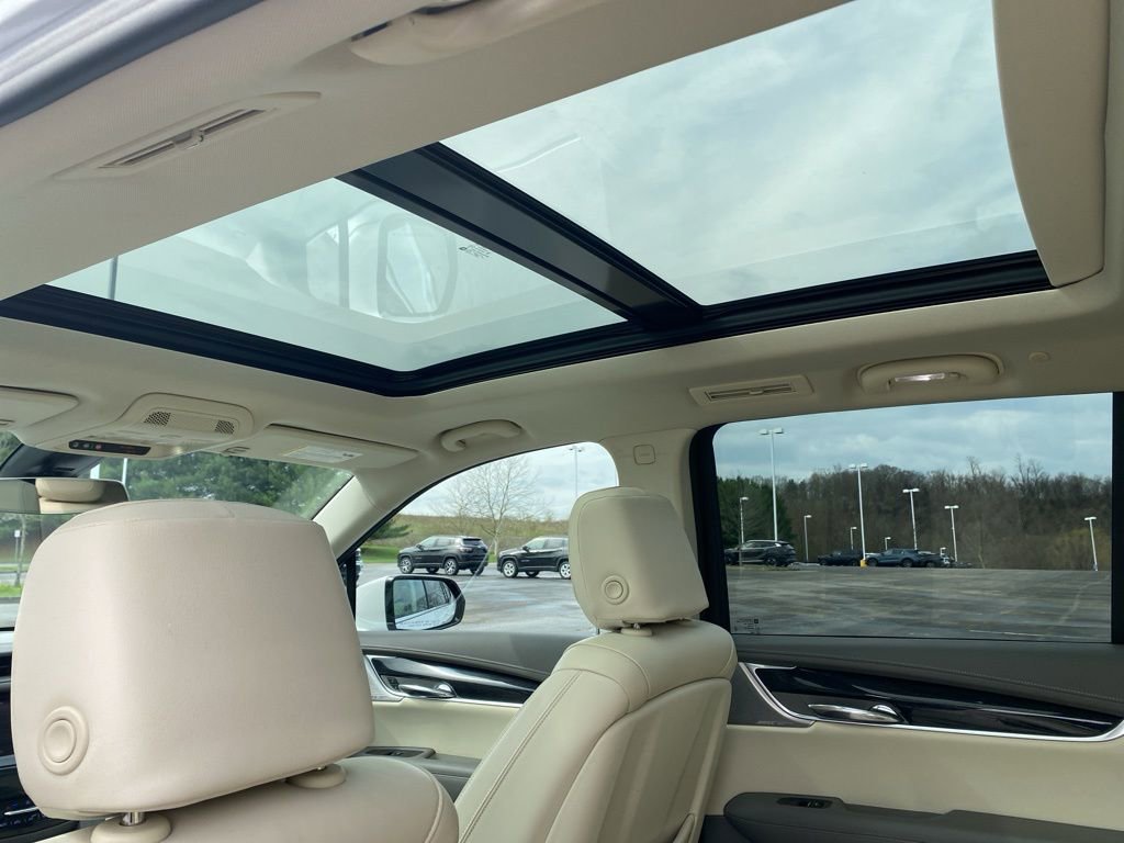 Used 2023 Cadillac XT6 Premium Luxury image 30