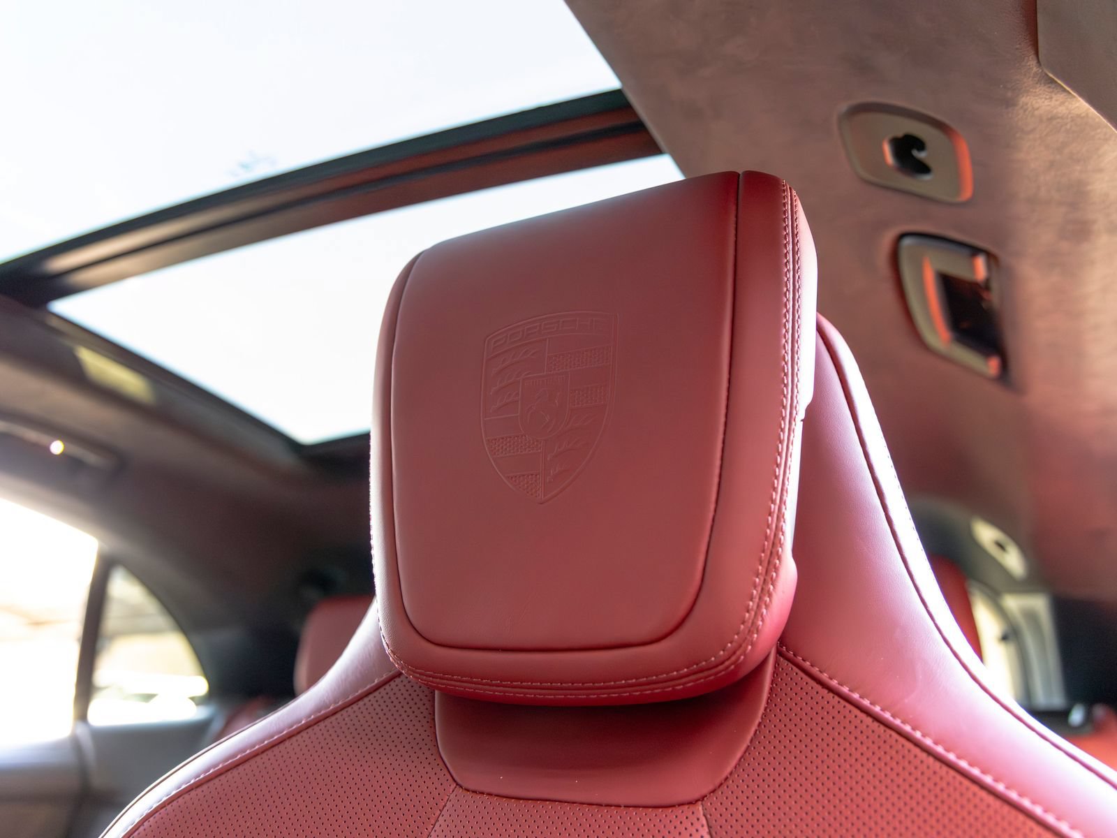 New 2025 Porsche Macan Turbo Electric AWD/4WD image 30