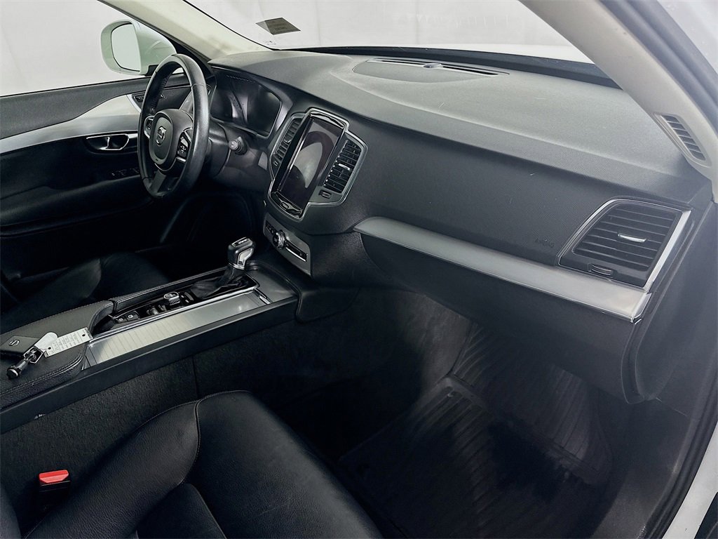 Used 2016 Volvo XC90 T5 Momentum image 30