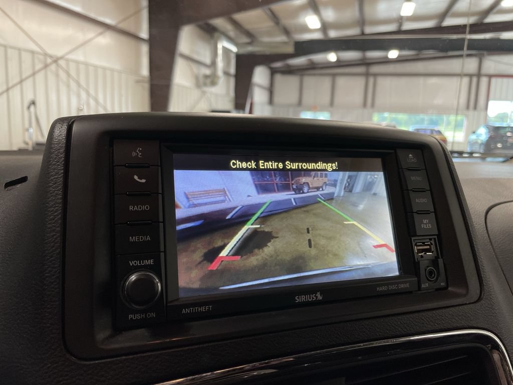 Used 2016 Dodge Grand Caravan SXT w/ Rear Park Assist Package FWD image 19