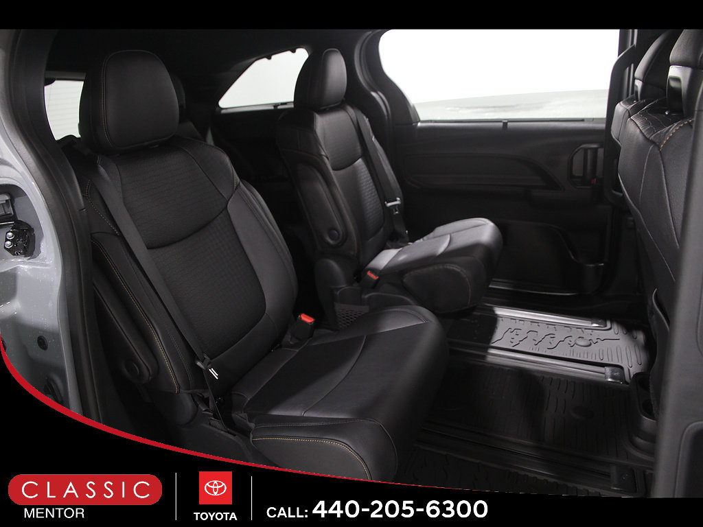 Certified 2026 Toyota Sienna XLE Woodland Edition AWD/4WD image 18