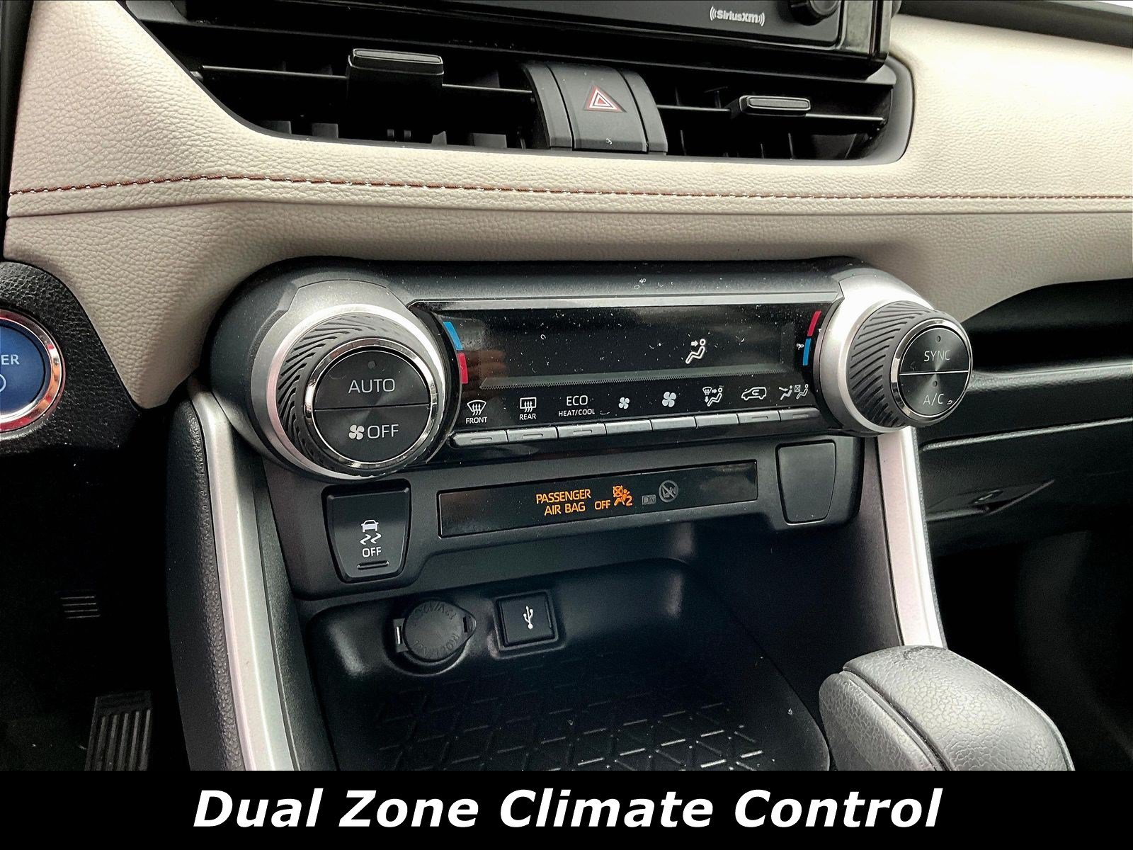 Used 2022 Toyota RAV4 XLE AWD/4WD image 14