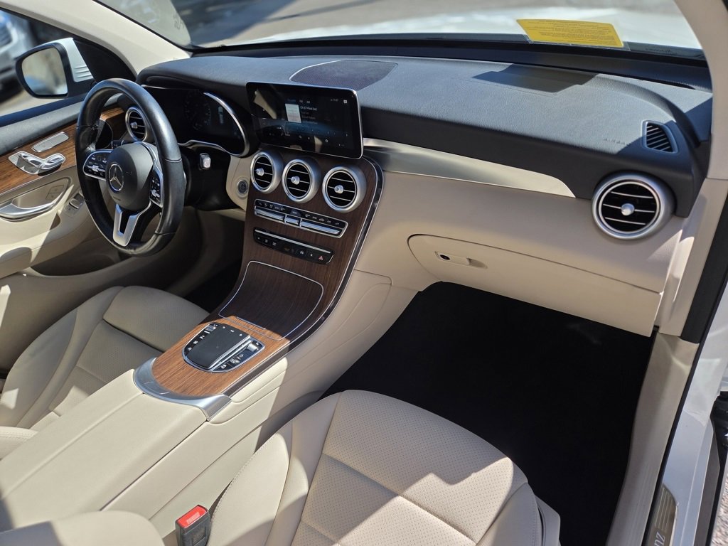 Used 2022 Mercedes-Benz GLC 300 4MATIC w/ Premium Package Lite image 26