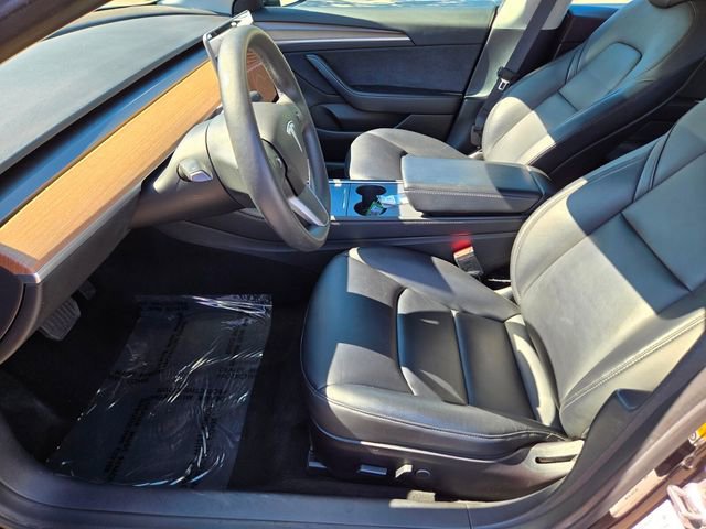 Used 2022 Tesla Model 3 Standard Range image 13